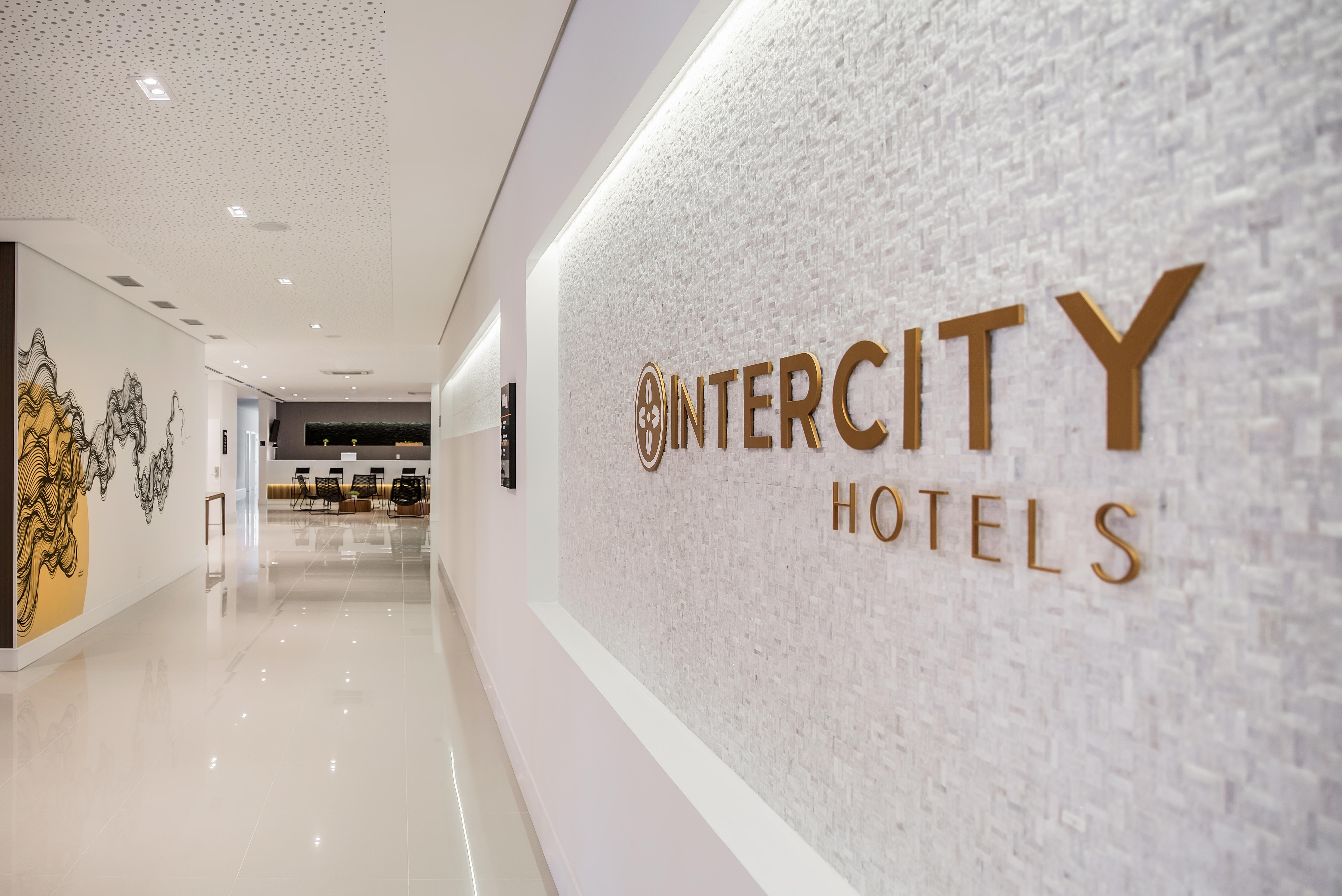 Intercity Patio Пиндамоньянгаба Экстерьер фото